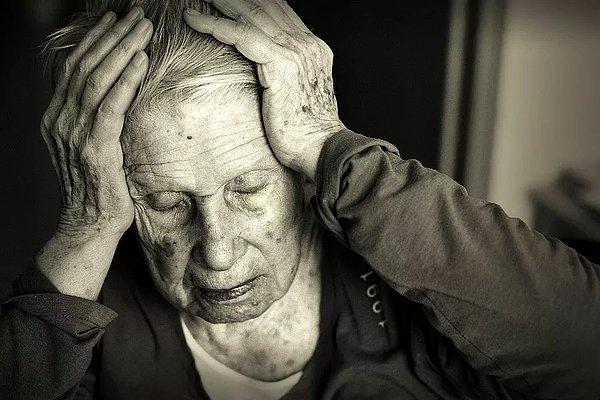 6. "Alzheimer. Beynin ölen bölgelerini geri canlandırmak için araştırmalar sürüyor ve 50 yıl içinde mümkün olacağından eminim."