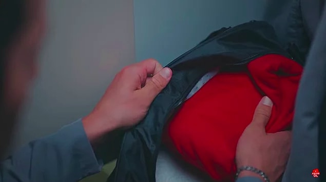 Geçtiğimiz bölümde sadece ellerini görsek de üstün ırktan sayılması gereken stalkçılar kim olduğunu şıp diye çözmüştü.
