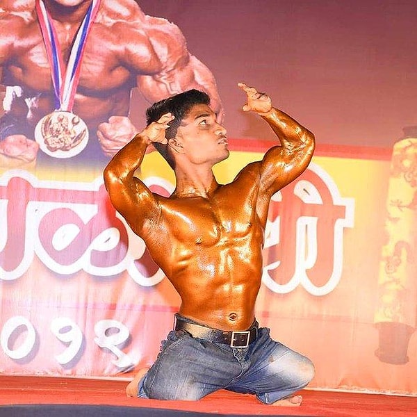 Indian Practical Mohite был занесен в Книгу рекордов Гиннеса как самый низкий бодибилдер в мире с ростом 102 сантиметра.