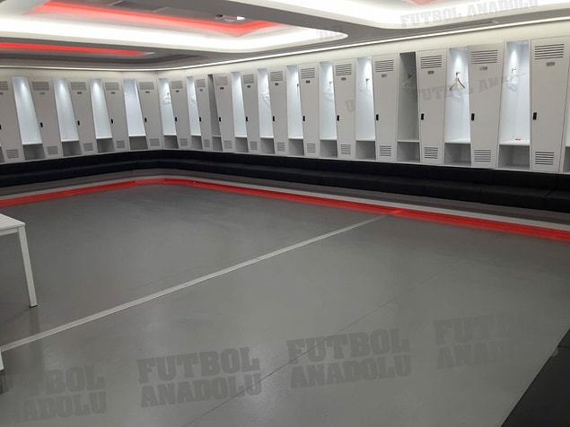 Geçtiğimiz sezon TFF 1. Lig'de play-off finalinde Altay'a kaybetmişlerdi ve Süper Lig'e çıkamamışlardır hatırlarsınız. O maçtan sonra bile tertemiz bıraktılar soyunma odasını.