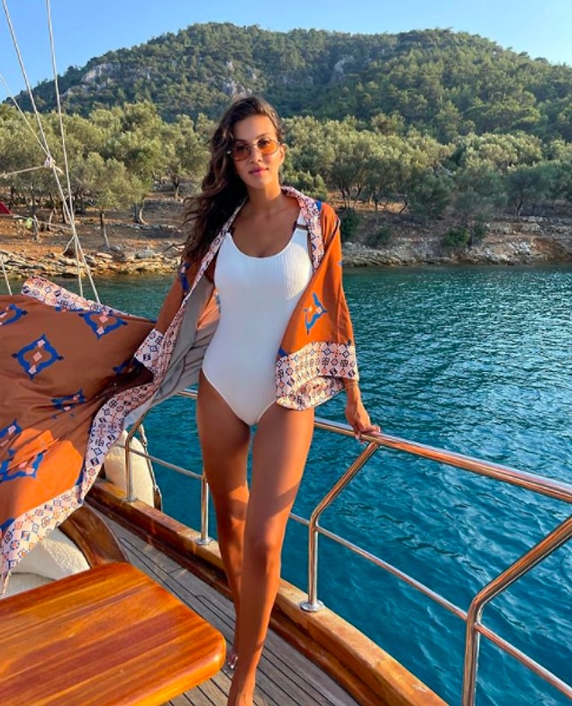 Melodi Hanım'ı ilgiyle ve beğenerek takip ediyoruz!