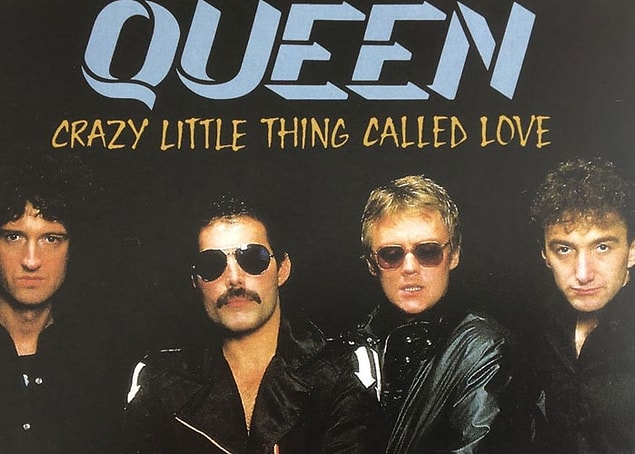 6. Queen'in Elvis'e övgü olarak çıkarttığı Crazy Little Thing Called Love şarkısını Freddie Mercury duş sırasında 10 dakika içinde yazmış.