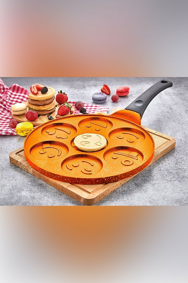 8. Sabahları sinirli mi uyanıyorsunuz? Bu gülen yüzlü pancakeler sayesinde sizin de yüzünüz güler belki kim bilir...