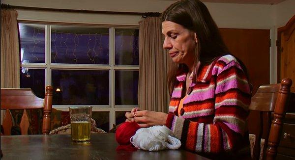 İdrar içmenin tıbben kansere iyi geldiğine dair kanıt olmamasına ve hiçbir doktor onayı almadan bu işleme başlamasına karşın Carrie, idrar içmenin kendisine iyi geldiği görüşünde.
