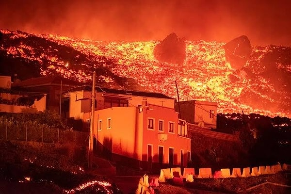 14. 50 yıl sonra ilk kez geçtiğimiz günlerde patlayan Kanarya Adası yanardağı: