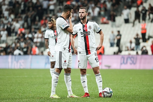 Beşiktaş'ta cuma günü karşılaşacağı Altay maçı öncesinde sakatlık depremi yaşanıyor.