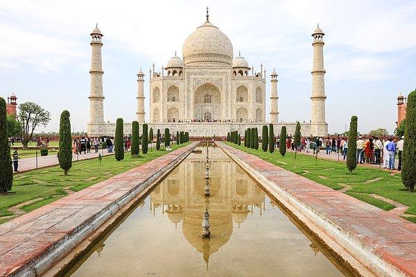 16. Taj Mahal, Agra, Hindistan