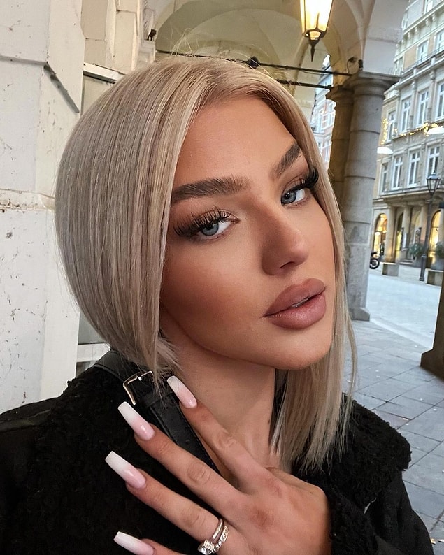 Sizleri TikTok'ta paylaştığı bir video ile kısa sürede adını duyuran Aldi çalışanı Elaine Victoria ile tanıştıralım.