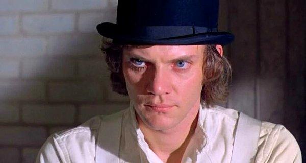 A Clockwork Orange yıldızı Malcolm McDowell, filmi tekrar izlemek zorunda olmamaktan memnun