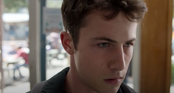 4. "13 причин почему". Это не фильм, но в основном это игра в фантазию любого подростка, который думает навредить себе, чтобы все потом бегали вокруг него, пытаясь собрать все воедино. Печальная реальность состоит в том, что это неправда, и это ужасное послание для подростков