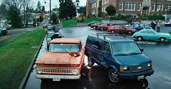 6. Вся серия фильмов "Сумерки". «Оу, моя любовь бросила меня, поэтому я буду вести себя безрассудно». «Моя любовь состоит в отношениях с кем-то другим, поэтому я попытаюсь навязать ей себя, чтобы она передумала». Если вам нужен профессиональный совет о том, насколько плохи отношения в «Сумерках», посмотрите Cinema Therapy на YouTube