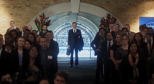 7. Любой ромком. Вы собираетесь выйти замуж, но встретили действительно крутого человека, с которым у вас особая связь. Теперь твой жених оказывается не тот, кто тебе "нужен". Он больше тебе не подходит. Бросай его посреди церемонии, и беги к этому незнакомцу, с которым у вас была связь