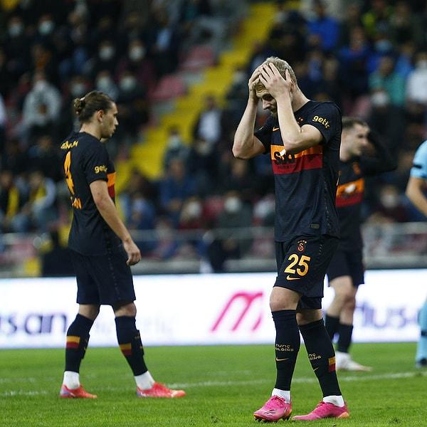 8 puanda kalan Galatasaray'ın galibiyet hasreti 4 maça çıktı.