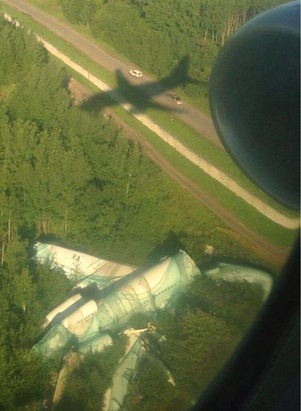 7. Bir Rus Havalimanına inişte yolcuların gördüğü bu manzara pek güven uyandırmıyor.