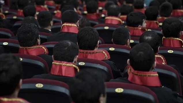 11. Avukatlar hukuk fakültesinden mezunsa, hakim ve savcılar nereden mezunlar?
