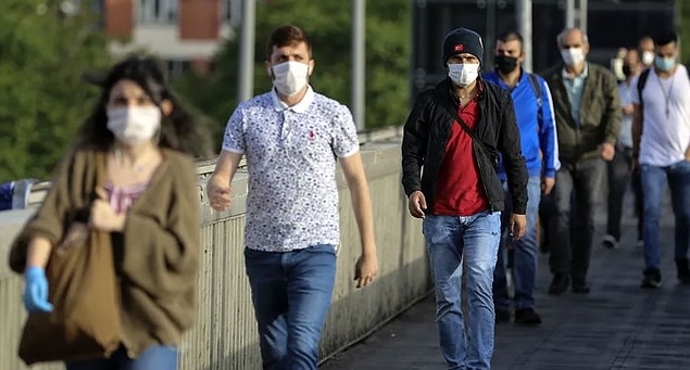 'Aşısız grupta varyantlar nedeniyle hastalık şiddeti yükseliyor...'