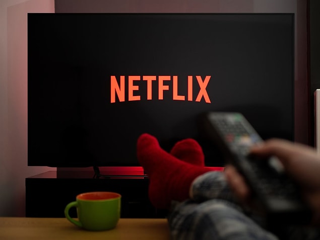 Netflix'in ana vatanı ABD'ye baktığımızda standart abonelik tutarının 13,99 dolar olduğunu görsek de bu paket Netflix'in tüm içeriklerini barındırıyor.