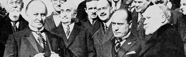 Dışişleri Bakanı Lord Curzon, Fransa'yla buzları eritmek adına Paris'e gider. Burada Başbakan Poincare'nin hışmına uğrasa da ittifak devletlerini tekrar bir araya getirmeyi başarır.