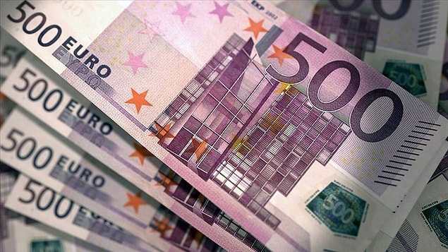 Euro/TL'de 10,33 görülürken sterlin/TL ise 12,05'e kadar tırmandı. Dolar/TL şu sıralarda 8,75'ten Euro/TL ise10,28'den işlem görüyor.