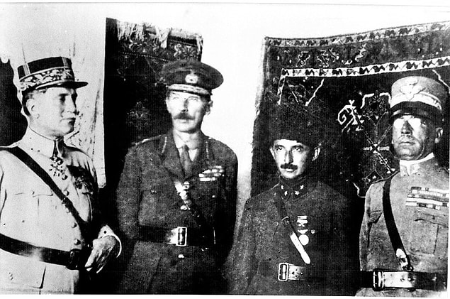 Ve bildiğiniz üzere Mudanya'da alınan kararlarla Türklerin Avrupa'dan "def etme" projesi çöker. Ayrıca bu durum Lloyd George hükumetinin çöküşünün de başlangıcı olur.