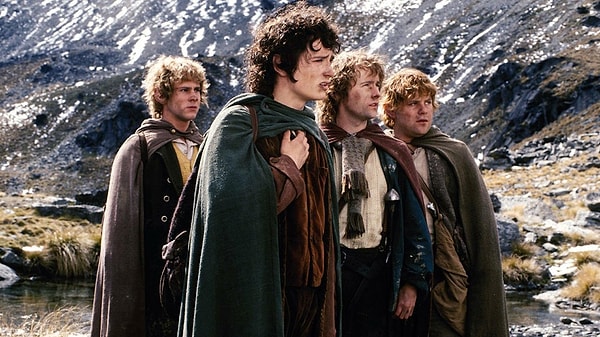 1. The Lord of the Rings: The Fellowship of the Ring / Yüzüklerin Efendisi: Yüzük Kardeşliği (2001) - IMDb: 8.8