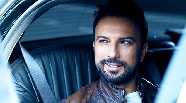 2. Megastar Tarkan ikinci doz Koronavirüs aşısını yaptırdı. Aşı konusunda endişeleri olan Tarkan'ın bu hareketi sosyal medyada büyük bir etkileşim aldı.