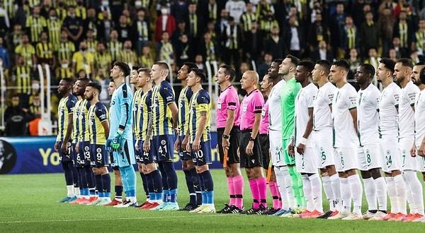 Süper Lig'in 6. haftasında Fenerbahçe , Giresunspor'u Ülker Stadı'nda ağırladı.