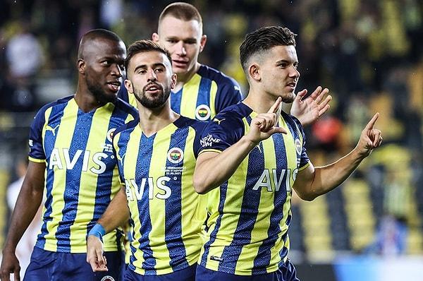 3 maç sonra kazanan F.Bahçe'de Ferdi Kadıoğlu, sezonun en erken golünü kaydederken, Mesut Özil Kadıköy'de ilk kez gol sevinci yaşadı.
