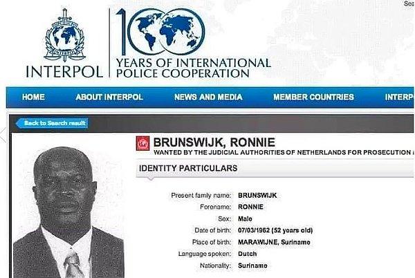 Ronnie Brunswijk, 1999 yılında uyuşturucu kaçakçılığı yüzünden Hollanda’da 8, ertesi yıl da Fransa’da 10 yıllık hapis cezaları aldı.