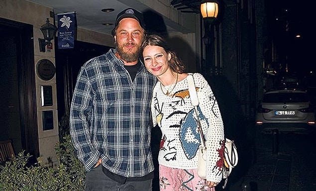 18. Ünlü Vikings dizisinin Kral Ragnar'ı Travis Fimmel ve Tuba Ünsal bir dönem flört etmişti.