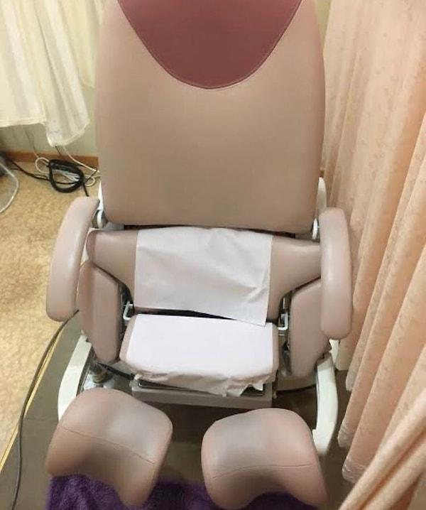 10. Japon jinekologlarda bulunan bu otomatik sandalye hastanın rahat bir pozisyonda oturmasını sağlıyor.
