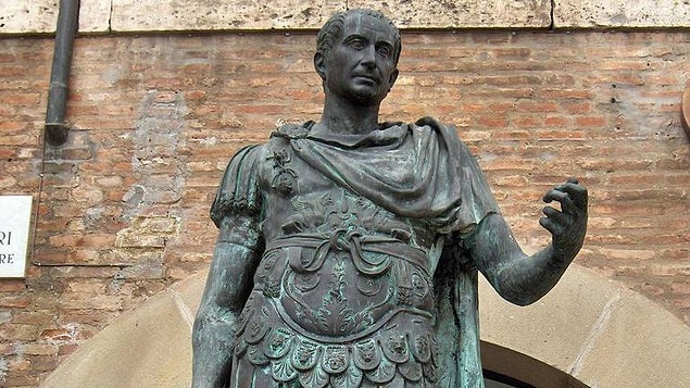 1. Jül Sezar (M.Ö. 49 – M.Ö. 44)