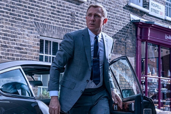 12. James Bond serisine veda etmeye hazırlanan Daniel Craig, verdiği bir demeçte bu ikonik karakteri bir kadın oyuncunun canlandırmasını istemediğini açıkladı.