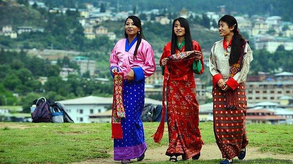 1. Butan'da gençler geceleri gizli cinsel birliktelikler yaşıyor...