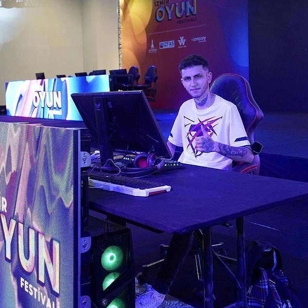 Cizzx ve VPNCNP 1v1 CS: GO gösteri maçı büyük bir heyecana sahne oldu! Thunderbolts Gaming