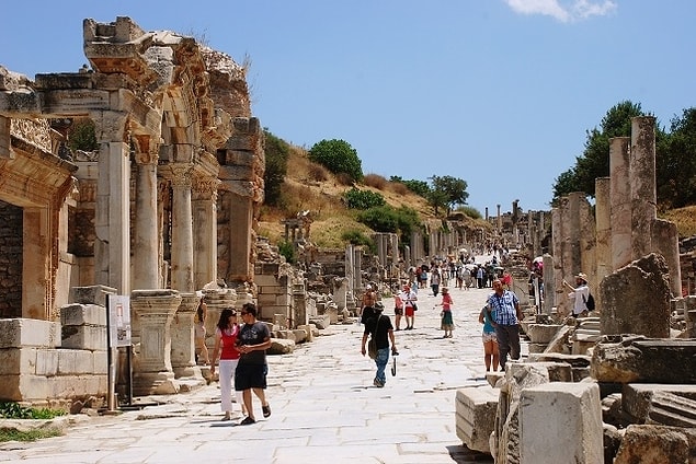Güneydoğu Anadolu'da Göbeklitepe, İç Anadolu'da Çatalhöyük ve Hattuşaş, Ege'de Efes ve Bergama...