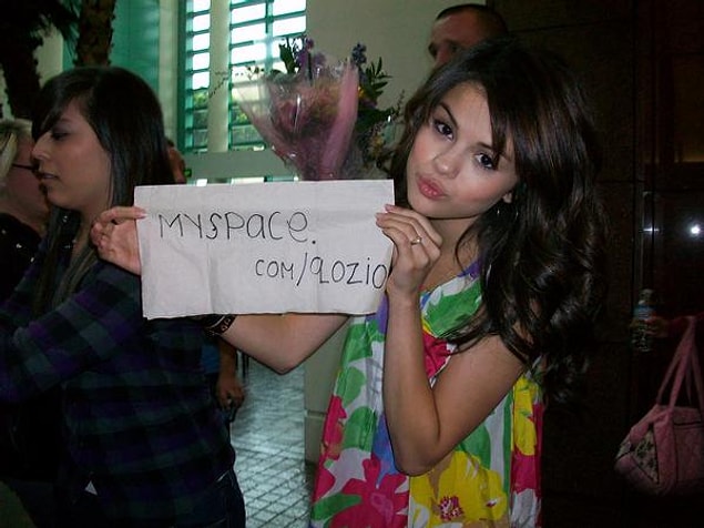 4. Selena Gomez olmasa olur mu?