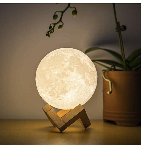 10. Ay gece lambası odanızın veya çalışma masanızın en estetik parçası olacak!