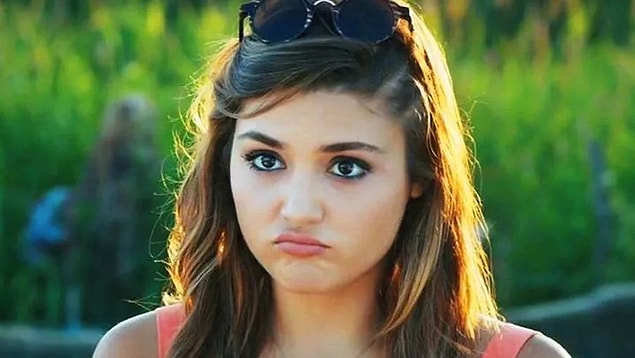 Hande Erçel Dünya Yıldızlarına Karşı