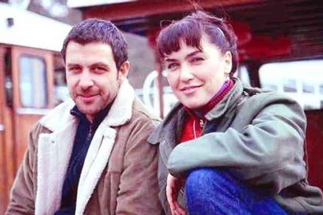 Elmas, ilk olarak sevilen dizi Gülbeyaz'da küçük bir rol aldı.