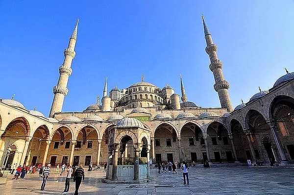 Mevlid Kandili'nde Hangi İbadetler Yapılmalıdır?