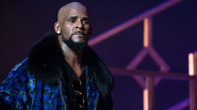 2019 yılında çocuk pornografisiyle yargılanan R. Kelly hakkında MeToo hareketiyle birlikte farklı suçlamalar da ortaya çıktı.