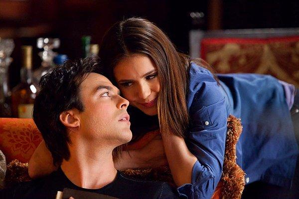 10. Damon - Elena (The Vampire Diaries)