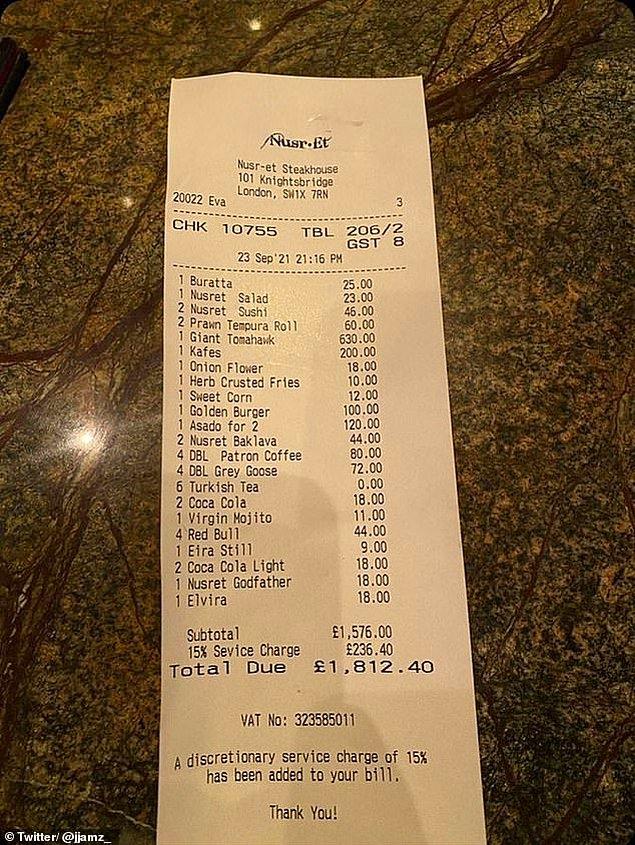 Twitter'dan @jjamz_ Nusret'e gitti ve masalarına gelen hesabın fotoğrafını paylaşarak ödenen dudak uçuklatıcı fiyatlara tepki gösterdi.