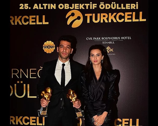 3. Katıldığı ödül töreninden fotoğraf paylaşan Murat Yıldırım yaptığı photoshopla herkesi şaşırttı!