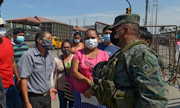 Lasso, mahkumların haklarını korumak için yakınlarıyla dayanışma içinde olacaklarını kaydederek, 'Hükümet, birkaç aydır cezaevlerinde tekrarlanan şiddet olayları nedeniyle altyapı ve gözetim teknolojisine önemli yatırımlar yapıyor, plan sayesinde cezaevlerinde kontrol güçlenecek.' dedi.