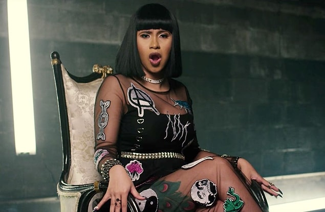 Cardi B, 2018 yılında 'Bodak Yellow' şarkısıyla yaptığı çıkışından itibaren müzik sektörünün dilinden düşmeyen dünyaca ünlü bir isim.