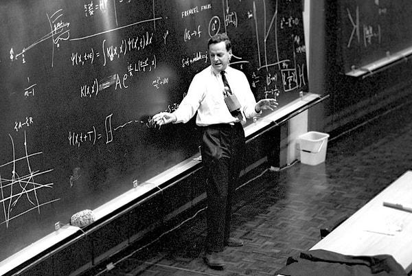 Kuantum elektrodinamiğine dair çalışmaları ve katkıları nedeniyle 1965'te, Julian Schwinger ve Sin-Itiro Tomonaga ile birlikte Nobel Fizik Ödülü aldı.