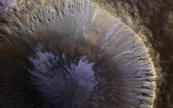 9. Daha farklı bir krater türü var şimdi de: