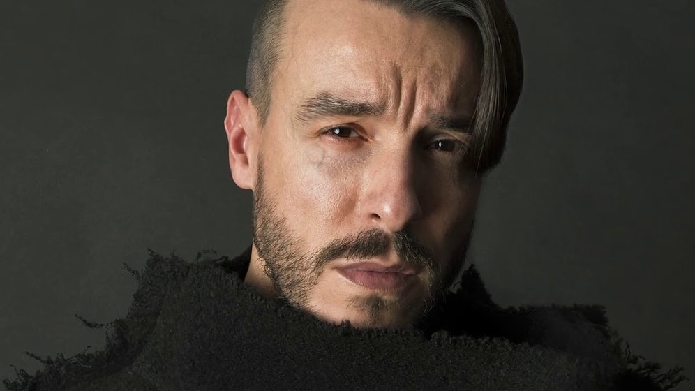 Türkiye'nin En Renkli Sesi Cem Adrian ve Şarkıcılığın Sınırlarını Zorlayan Efsane 12 Şarkısı